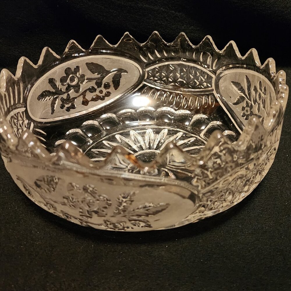 Vintage 8.5" Large Lead Crystal Sawtooth Rim & Frosted Floral Panels Fruit Bowl